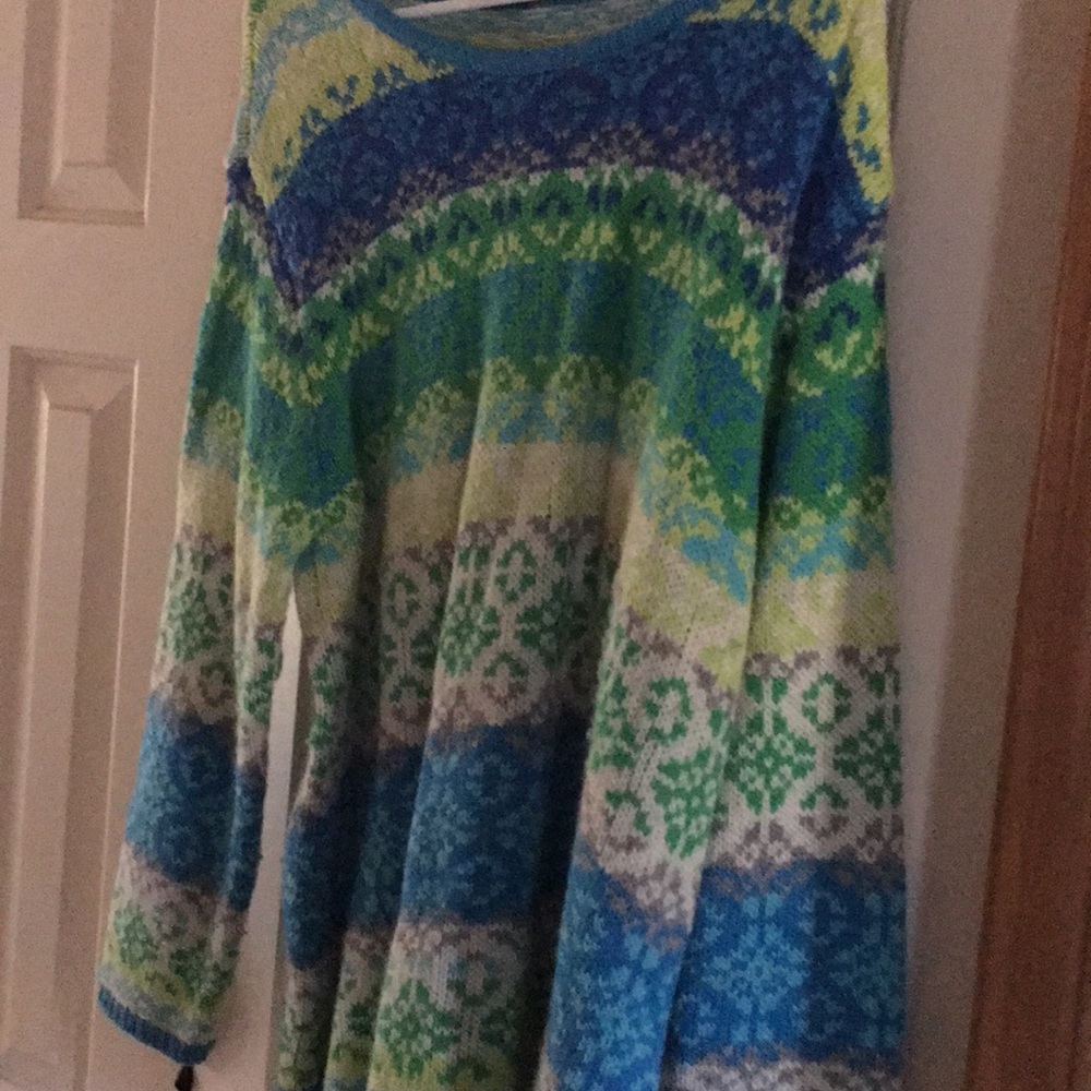 J.Jill sweater with lots of great colors ❤️🐾🐨
